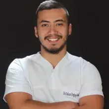 Dt. Orkun Doğuş Bozkurt — Diş Hekimi. Portre fotoğrafı.
