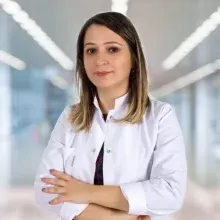 Op. Dr. Filiz Aktenk Sarp — Kadın Hastalıkları Ve Doğum, Ataşehir, İstanbul. Portre fotoğrafı.