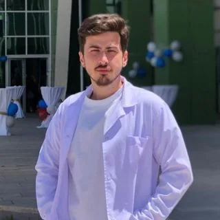 Fzt. Mustafa Furkan Çakır — Fizyoterapi Ve Rehabilitasyon. Portre fotoğrafı.