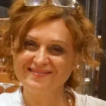 Op. Dr. Öznur Gökçen — Kadın Hastalıkları Ve Doğum, İstanbul. Portre fotoğrafı.