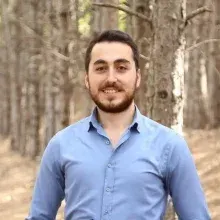 Uzm. Dkt. Halil İbrahim Bozdoğan — Dil ve Konuşma Terapisi, İstanbul. Portre fotoğrafı.