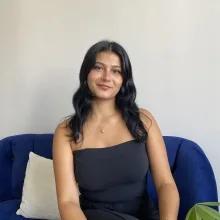 Psk. Aslı Özdemir — Psikoloji, İstanbul. Portre fotoğrafı.