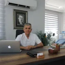 Uzm. Dr. Soner Güçlü — Aydın. Portre fotoğrafı.