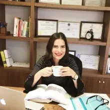 Psk. Aylin Cengiz Akpınarlı — Psikoloji. Portre fotoğrafı.