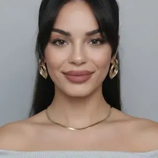 Selin Ağır — Çocuk Gelişimi. Portre fotoğrafı.