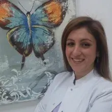 Dt. Pelin Aktay Esen — Diş Hekimi, Ankara. Portre fotoğrafı.