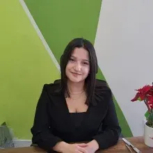 Fzt. Feride Asena Keskin — Fizyoterapi Ve Rehabilitasyon, İzmir. Portre fotoğrafı.