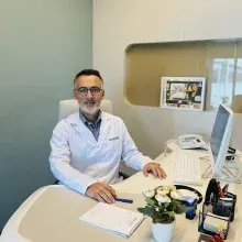 Doç. Dr. Süleyman Yılmaz — Kulak Burun Boğaz, Fatih, İstanbul. Portre fotoğrafı.