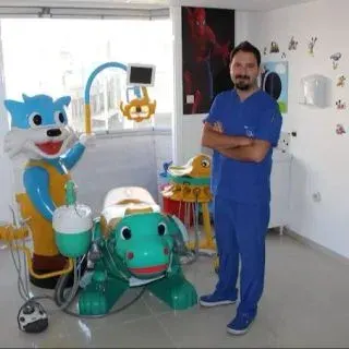 Dr. Öğr. Üyesi Görkem Yahyaoğlu — Çocuk Diş Hekimliği (Pedodonti), Trabzon. Portre fotoğrafı.