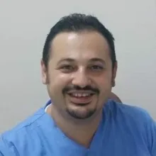 Dt. Murat Mısırlıoğlu — Diş Hekimi, İstanbul. Portre fotoğrafı.