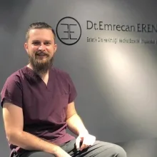 Dt. Emrecan Eren — Diş Hekimi, Kırklareli. Portre fotoğrafı.