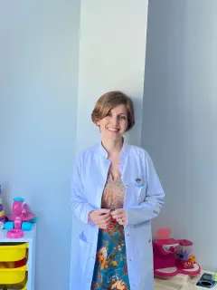 Dt. Zeynep Seda Bayülgen profilinde yer alan galeri fotoğrafı.