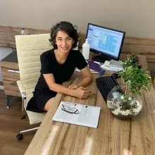 Op. Dr. Şirin Aydın — Kadın Hastalıkları Ve Doğum, Seyhan, Adana. Portre fotoğrafı.