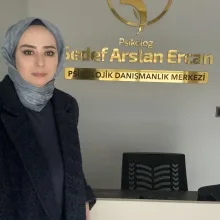 Psk. Sedef Arslan Ercan — Psikoloji, Konya. Portre fotoğrafı.