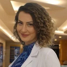 Dr. Ece Birincioğlu Çetin — Çocuk Sağlığı Ve Hastalıkları, İstanbul. Portre fotoğrafı.