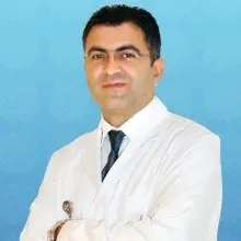 Dr. Öğr. Üyesi Mustafa Salih Akın — Gastroenteroloji, İstanbul. Portre fotoğrafı.