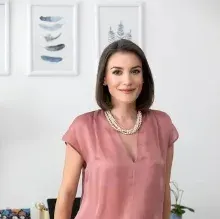 Uzm. Dr. Ayça Can Uz — Psikiyatri, İstanbul. Portre fotoğrafı.