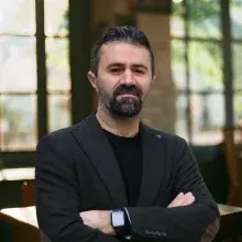 Psk. Kinyas Tekin — Psikoloji, İstanbul. Portre fotoğrafı.
