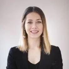 Dyt. Meltem Erdağı — Diyetisyen. Portre fotoğrafı.