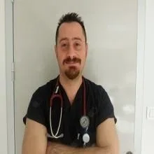 Uzm. Dr. Selçuk Karabatak — Anesteziyoloji Ve Reanimasyon, Adana. Portre fotoğrafı.
