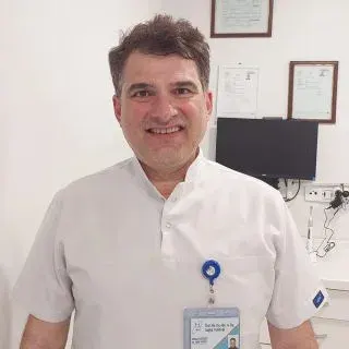 Dt. Yasin Turgut — Diş Hekimi, Sancaktepe, İstanbul. Portre fotoğrafı.