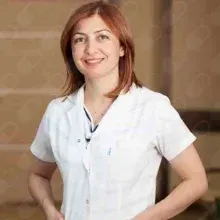 Uzm. Dr. Suzan Şen — Fiziksel Tıp Ve Rehabilitasyon. Portre fotoğrafı.