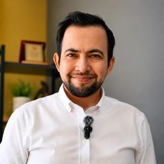 Dyt. Mesut Kerem Kırca — Diyetisyen, Kütahya. Portre fotoğrafı.