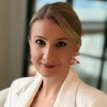 Op. Dr. Gülden Cancan — Genel Cerrahi, İstanbul. Portre fotoğrafı.