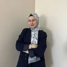 Dkt. Kevser Kul — Dil ve Konuşma Terapisi, Sakarya. Portre fotoğrafı.