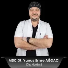Dt. Yunus Emre Ağdacı — Diş Hekimi, Balıkesir. Portre fotoğrafı.