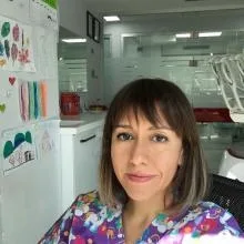 Dr. Dt. Aisel Kafetzi Chousein — Konya. Portre fotoğrafı.