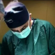 Op. Dr. Sinan Ayhan — Çocuk Cerrahisi, Aydın. Portre fotoğrafı.