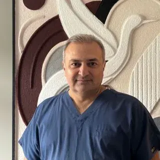 Dt. Mehmet Nedim Gürsel — Diş Hekimi, Edirne. Portre fotoğrafı.