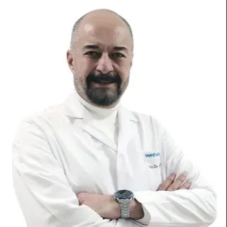 Op. Dr. Serhat Süleyman Önal — Göz Hastalıkları, Çankaya, Ankara. Portre fotoğrafı.