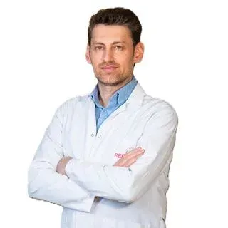 Op. Dr. İsmail Şenol İvacık — Göz Hastalıkları. Portre fotoğrafı.