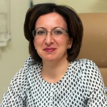 Uzm. Dr. Gülben Efes — Çocuk Sağlığı Ve Hastalıkları, Ankara. Portre fotoğrafı.