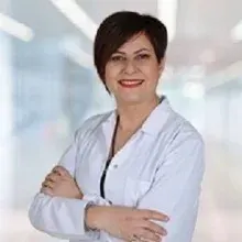 Op. Dr. Neşe Yılmaz — Göz Hastalıkları, Ankara. Portre fotoğrafı.