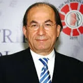 Prof. Dr. Osman İlhan — Mamak, Ankara. Portre fotoğrafı.