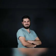 Dt. Ali Çerçi — Diş Hekimi, Bursa. Portre fotoğrafı.