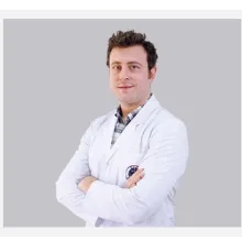 Op. Dr. Eray Uzunoğlu — Kulak Burun Boğaz, Çiğli, İzmir. Portre fotoğrafı.