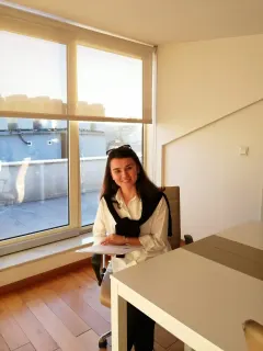 Dkt. Sena Topçuoğlu profilinde yer alan galeri fotoğrafı.