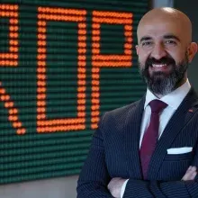 Op. Dr. Emre Hekimoğlu — Göz Hastalıkları, Fatih, İstanbul. Portre fotoğrafı.