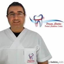 Dt. Gürkan Metin — Diş Hekimi, İzmir. Portre fotoğrafı.