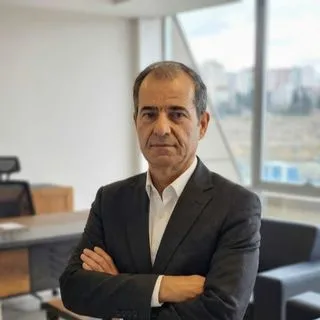 Uzm. Dr. Abdullah Maraş — Psikiyatri, Ankara. Portre fotoğrafı.