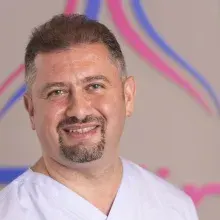 Op. Dr. Niyazi Umut Özdemir — Üroloji, Antalya. Portre fotoğrafı.