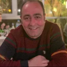 Uzm. Dr. Mustafa Dağlı — Psikiyatri, İstanbul. Portre fotoğrafı.