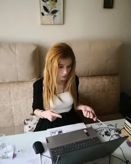 Dkt. Meltem Şen profilinde yer alan galeri fotoğrafı.