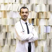 Dr. Utku Atılgan — Pratisyen, İstanbul. Portre fotoğrafı.