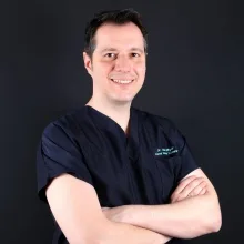 Dr. Dt. Tufan Güngör — İstanbul. Portre fotoğrafı.
