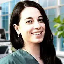 Op. Dr. Gizem Aşçıoğlu — Kadın Hastalıkları Ve Doğum, İzmir. Portre fotoğrafı.